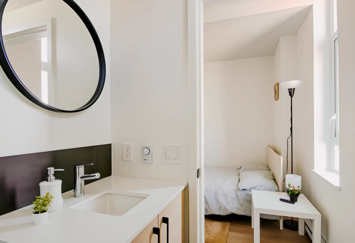 Casa Harrington Residences Vancouver image