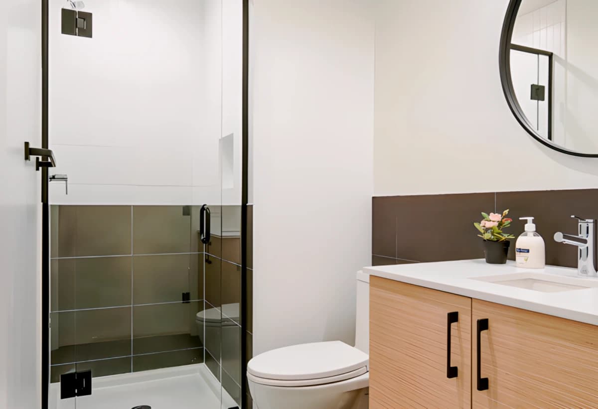Casa Harrington Residences Vancouver image