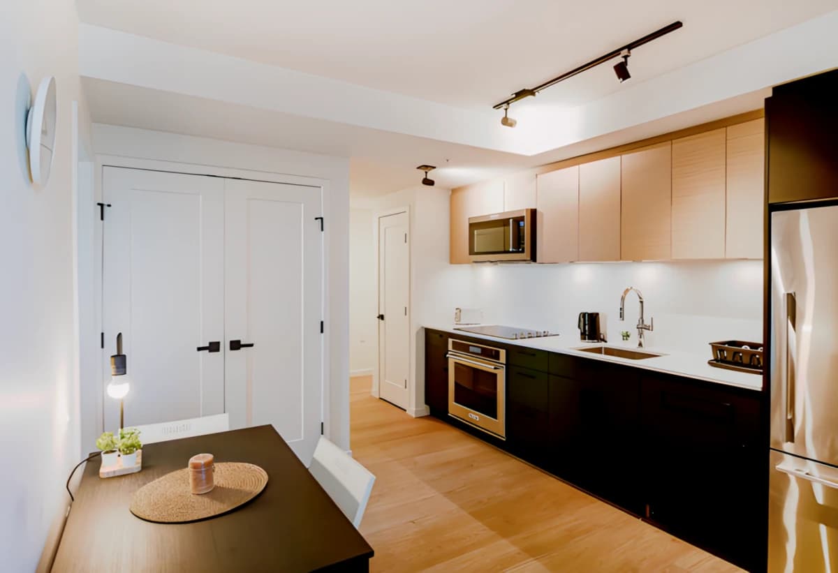 Casa Harrington Residences Vancouver image