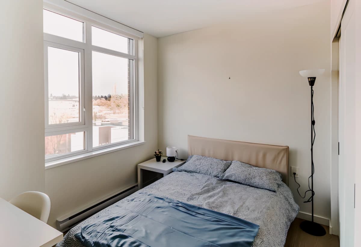 DX Standard Private Bedroom / Shared Bathroom