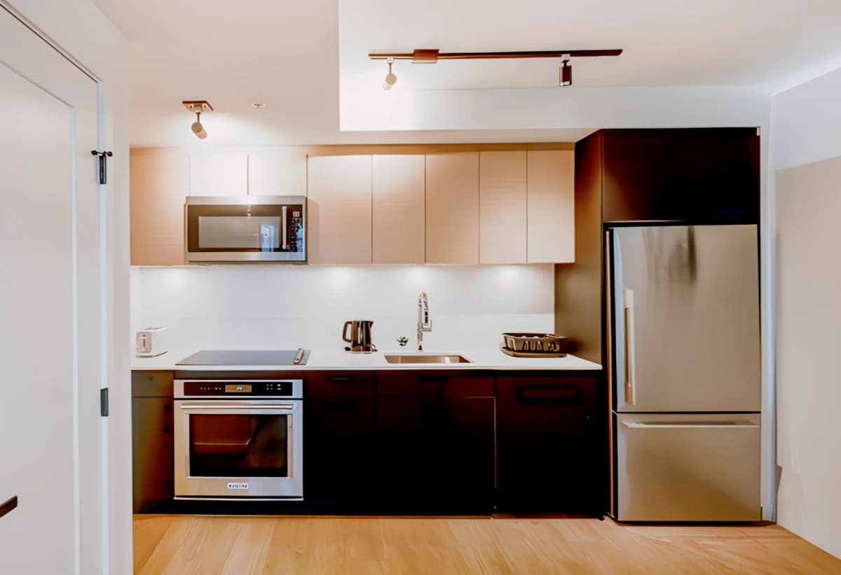 Casa Harrington Residences Vancouver image