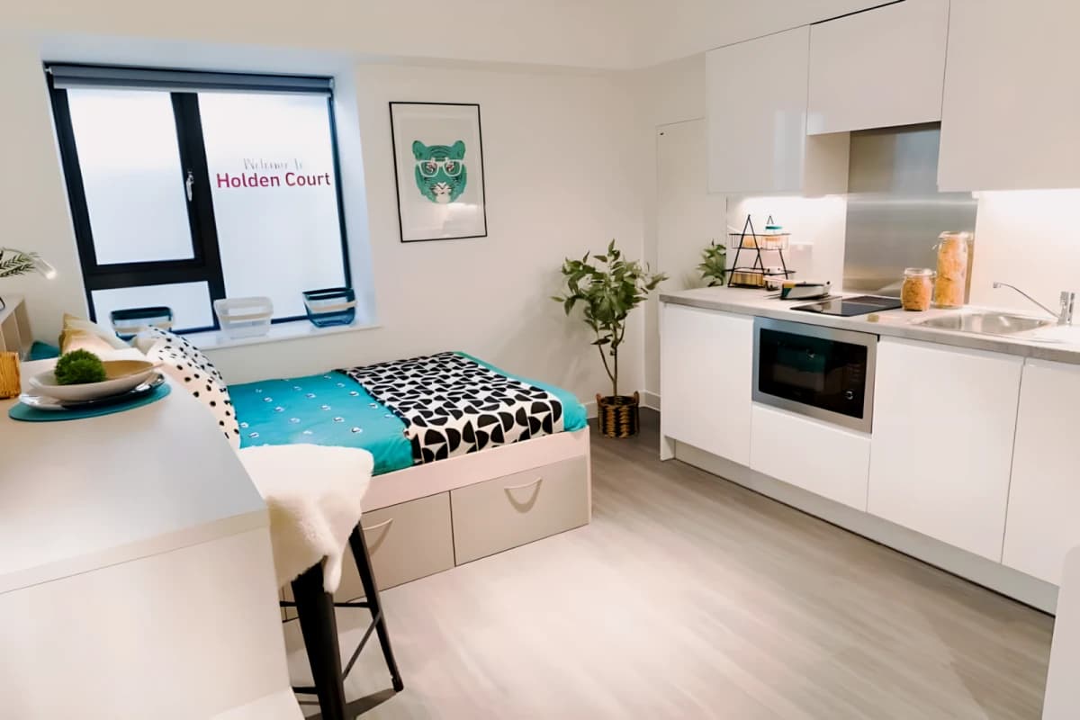 Holden Court image