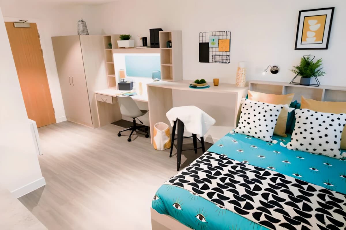 Holden Court image