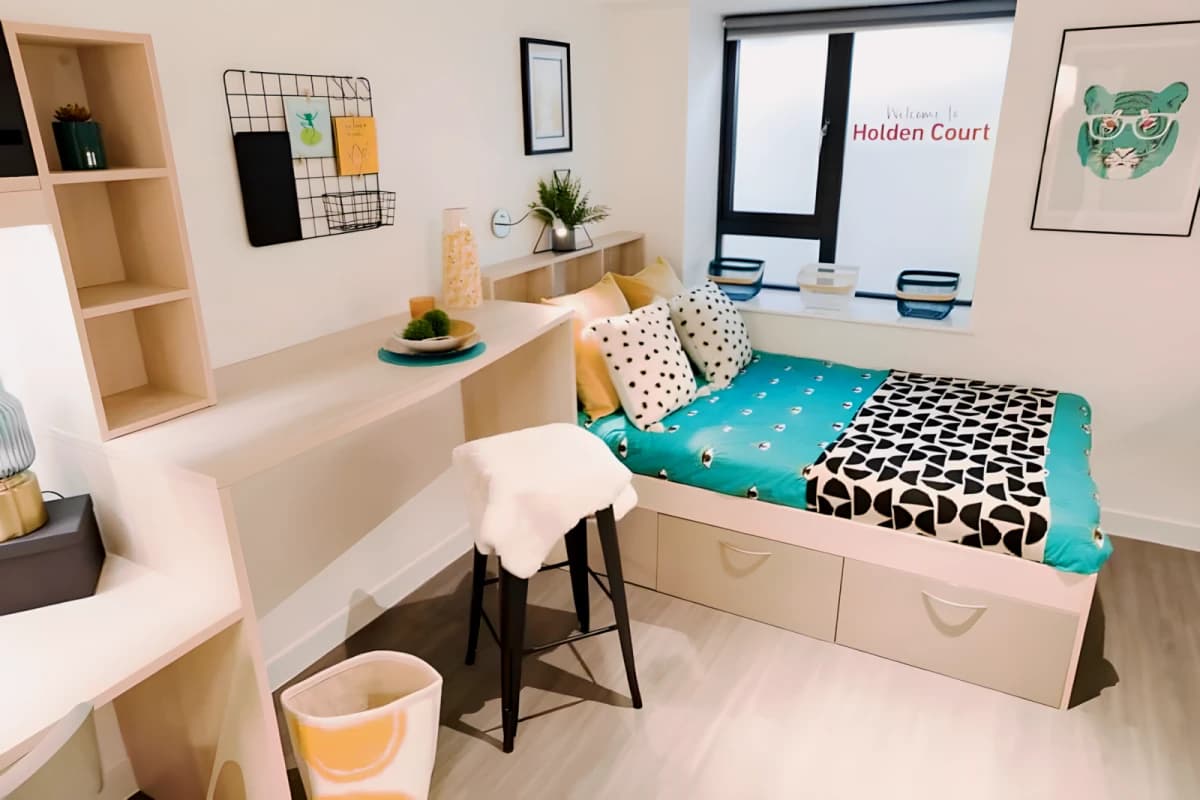 Holden Court image