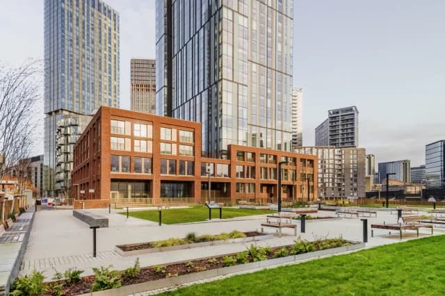 Colliers Yard image 2