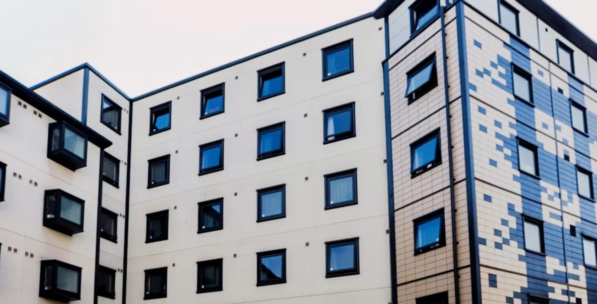 Harbour Court image 2
