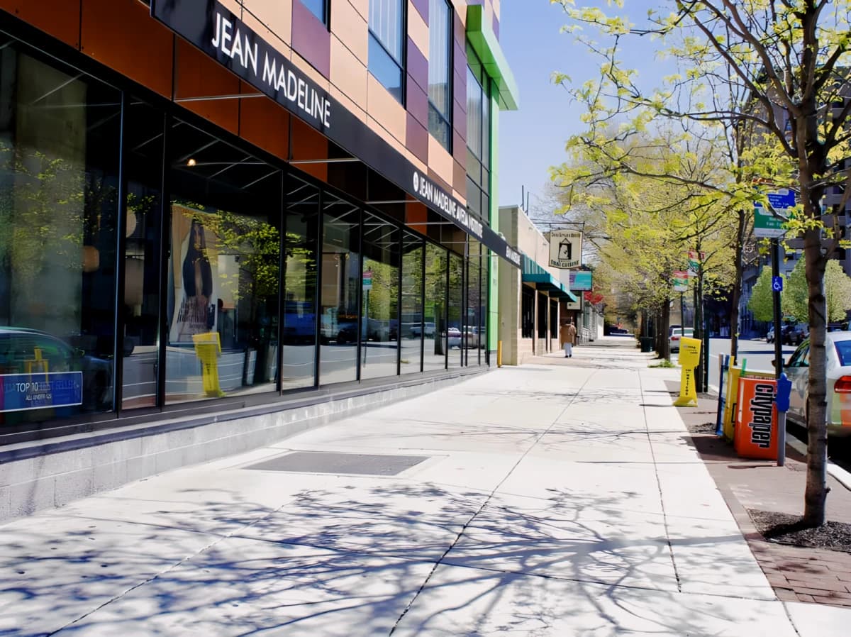 The HUB on Chestnut image 2