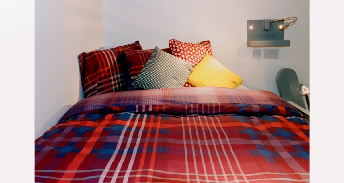 Lit Finsbury House image