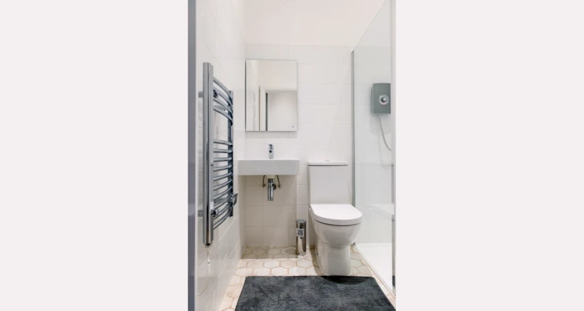 Lit Finsbury House image