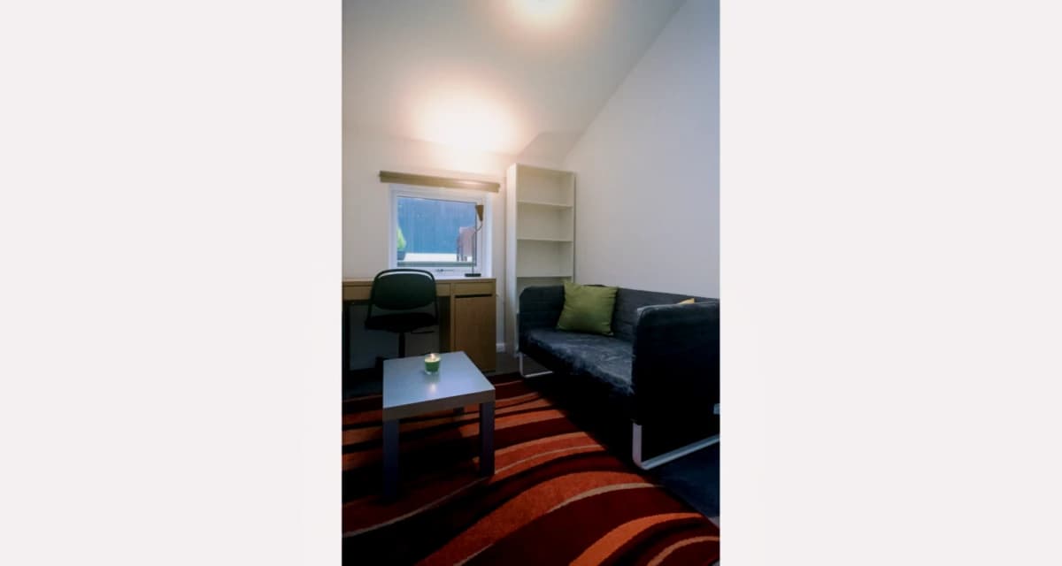 Lit Finsbury House image