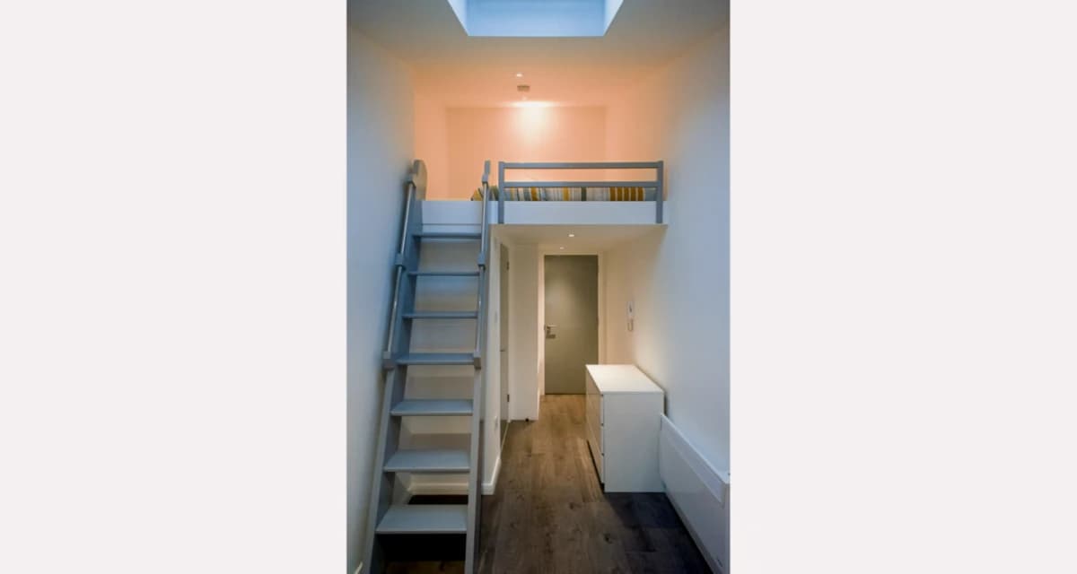 Lit Finsbury House image