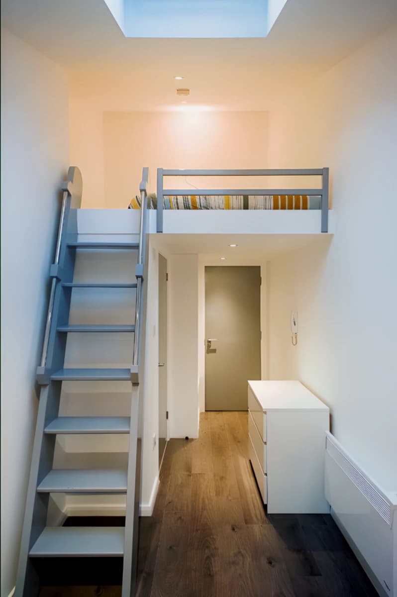 Lit Finsbury House image