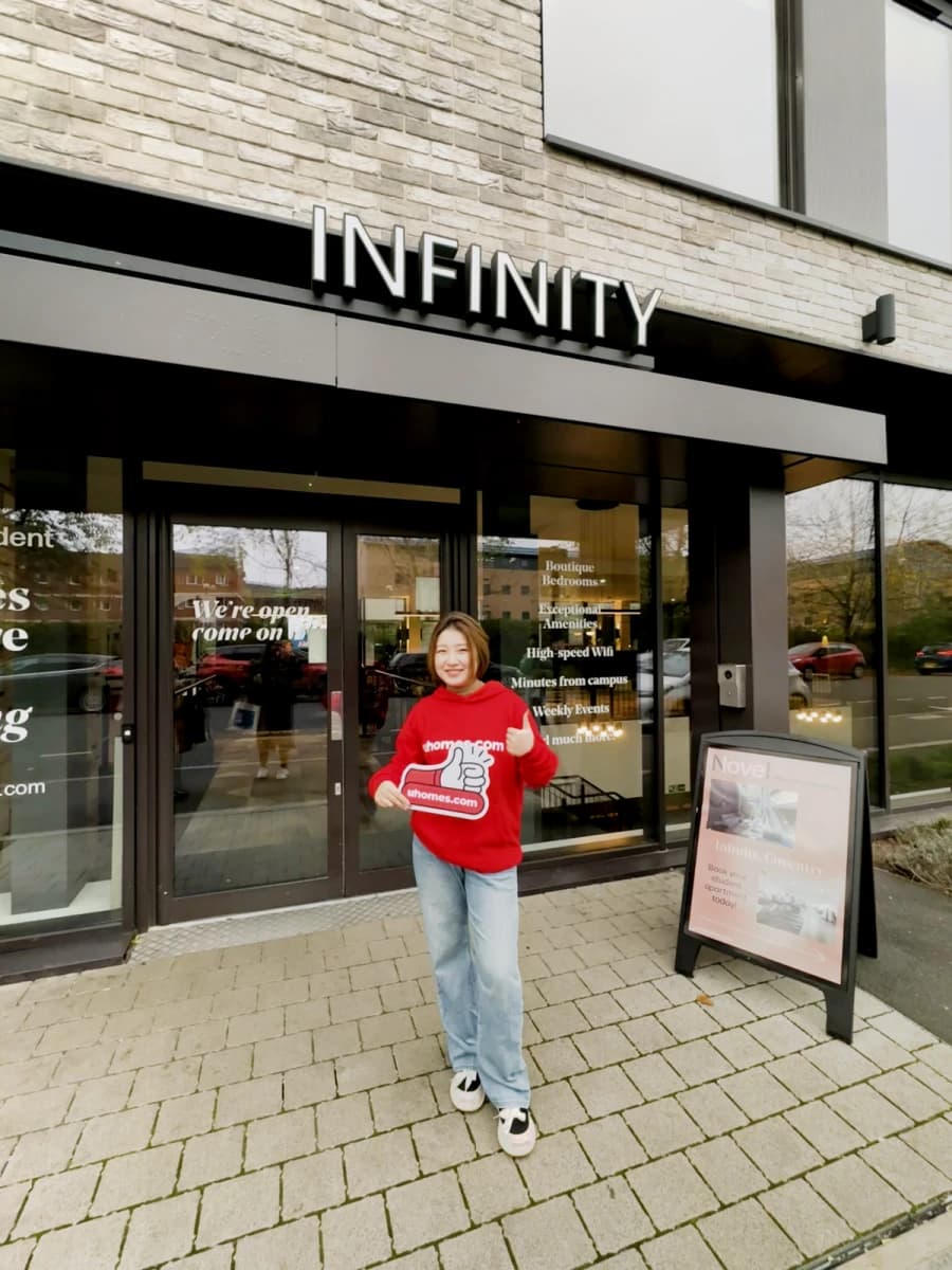 Infinity image