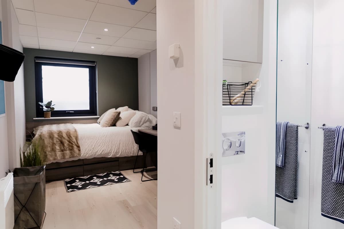 Crown Place image