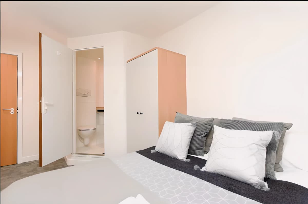 Deluxe En-Suite