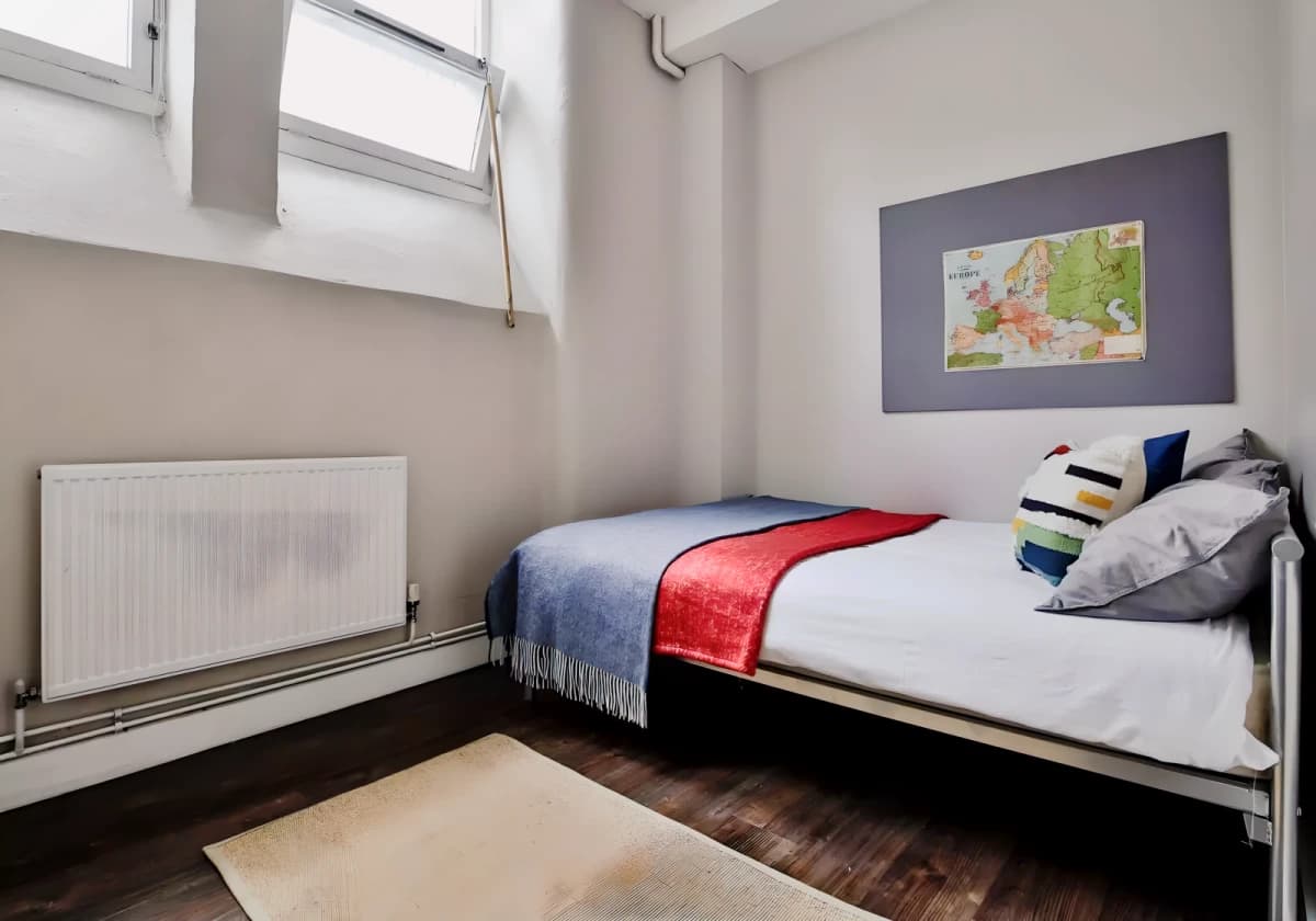 iQ Hollingworth House image
