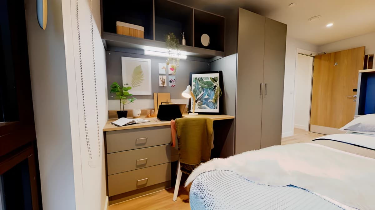 iQ Weaver Place image