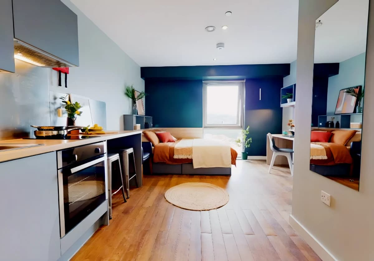 iQ Knight House image