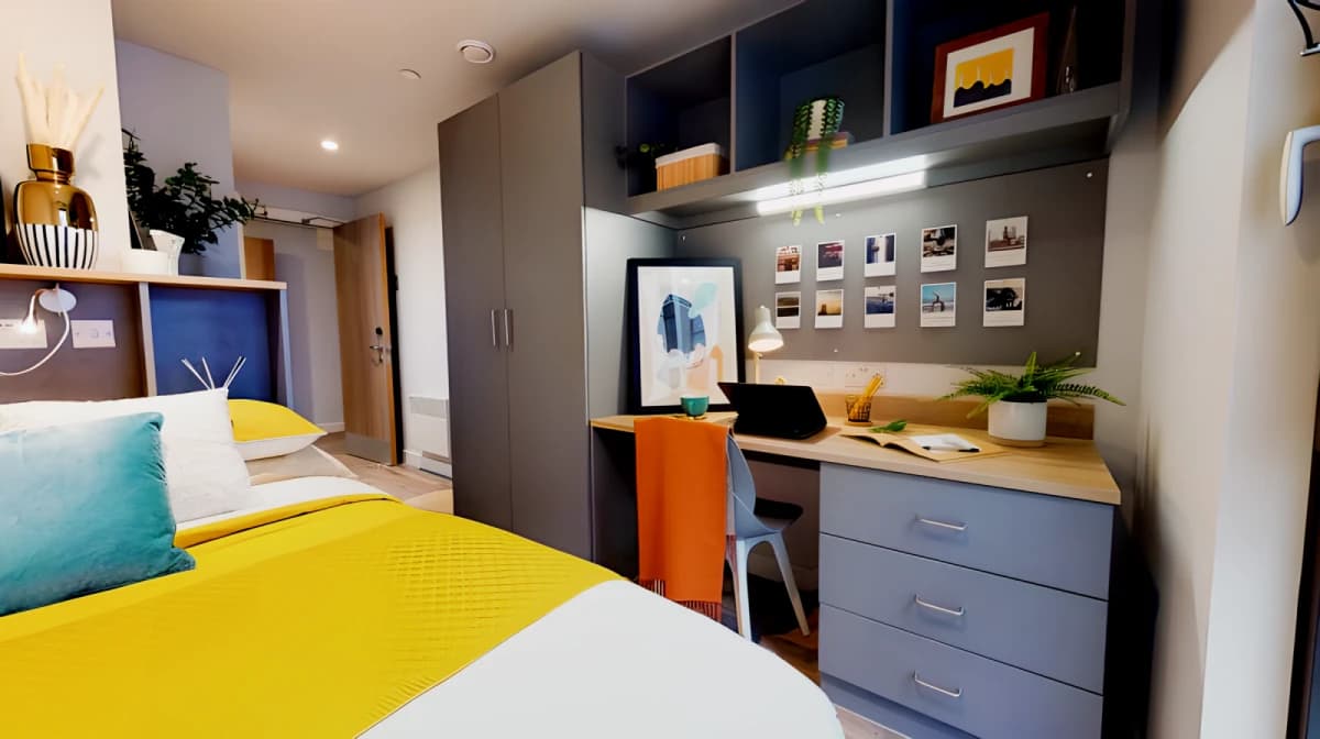 iQ Weaver Place image