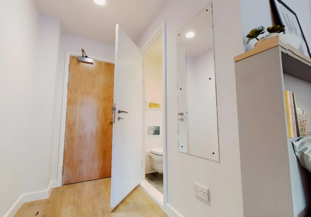 iQ Nelson Court image