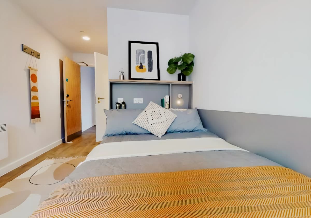 iQ Nelson Court image
