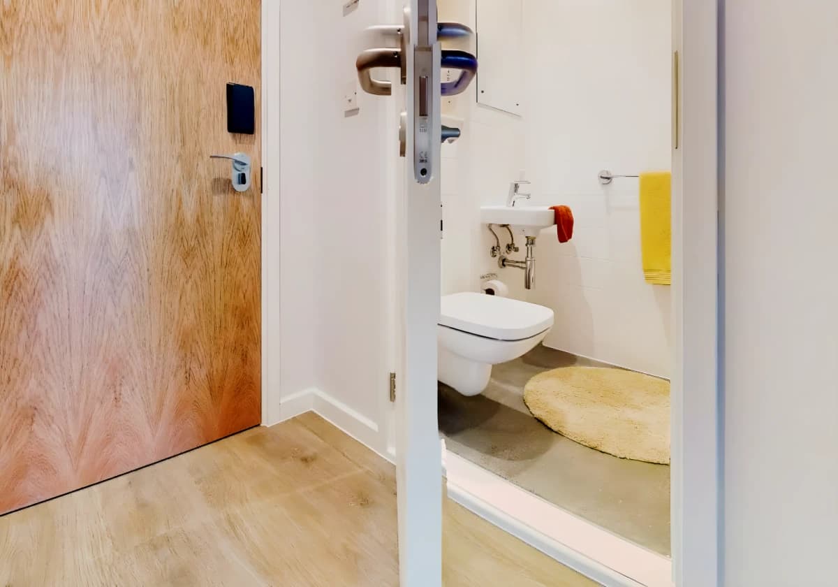 iQ Nelson Court image