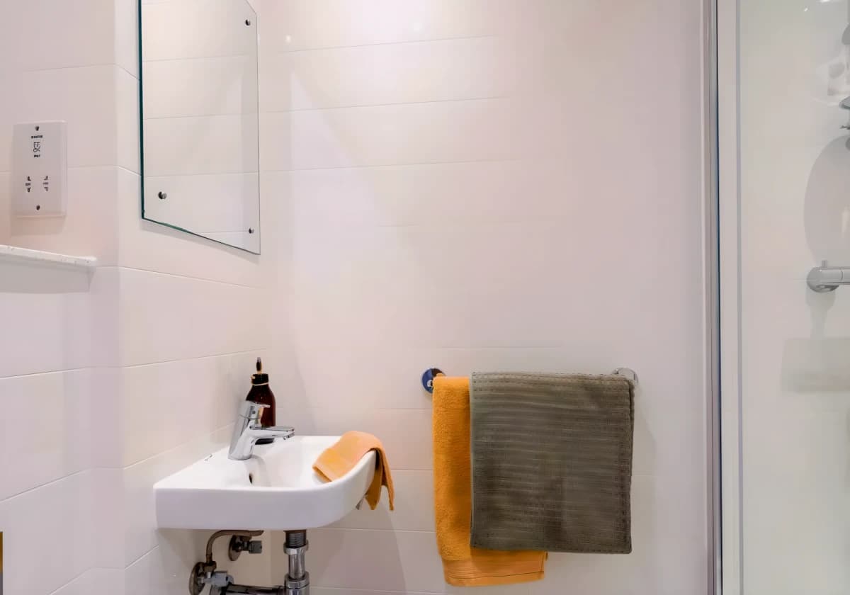 iQ Nelson Court image