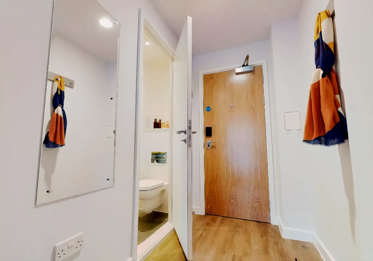 iQ Nelson Court image