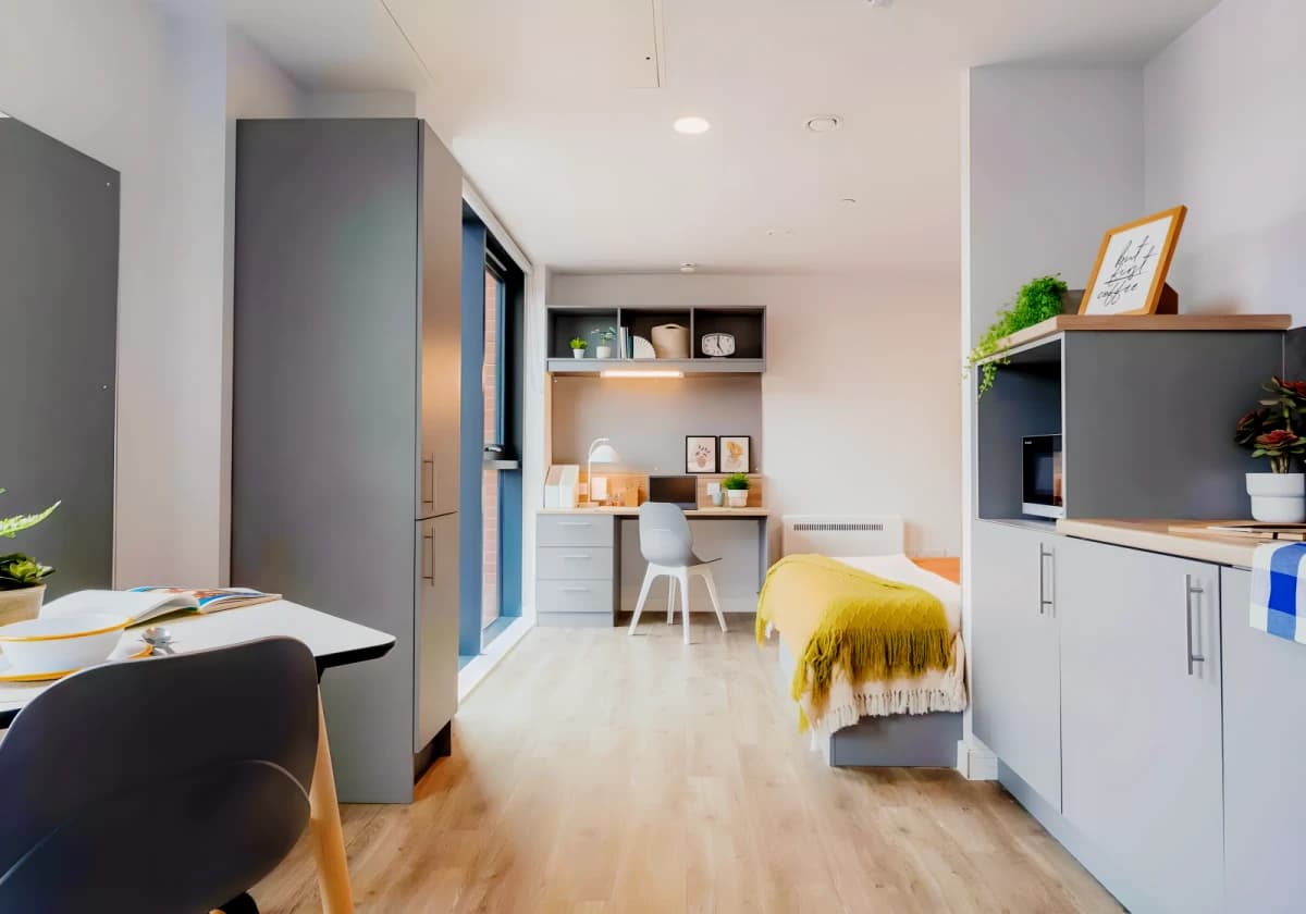 iQ Nelson Court image