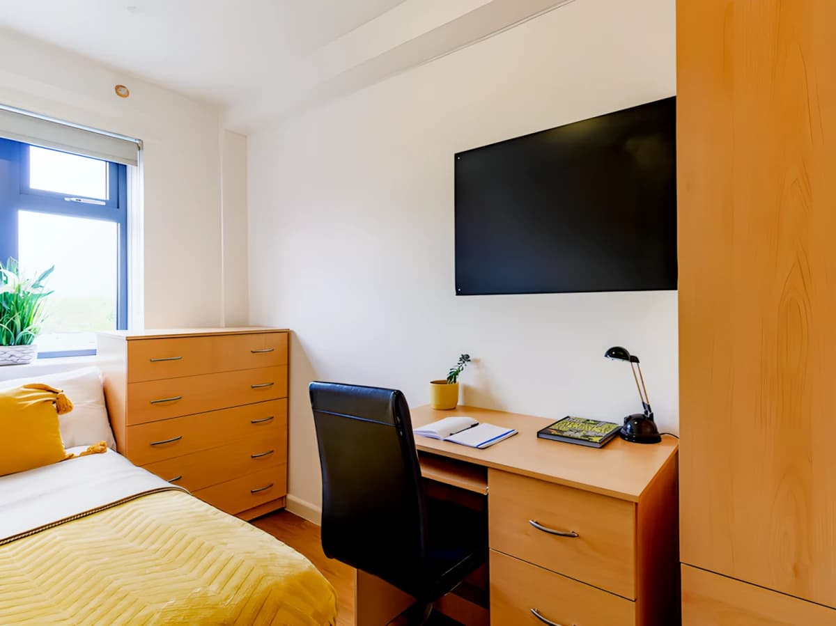 Lit Landale House image