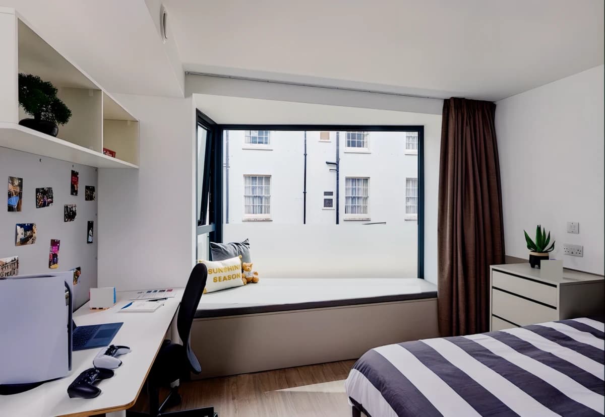 Bargate House image