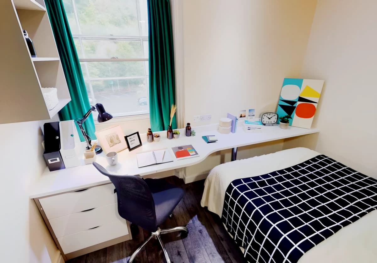 Silver En Suite Plus