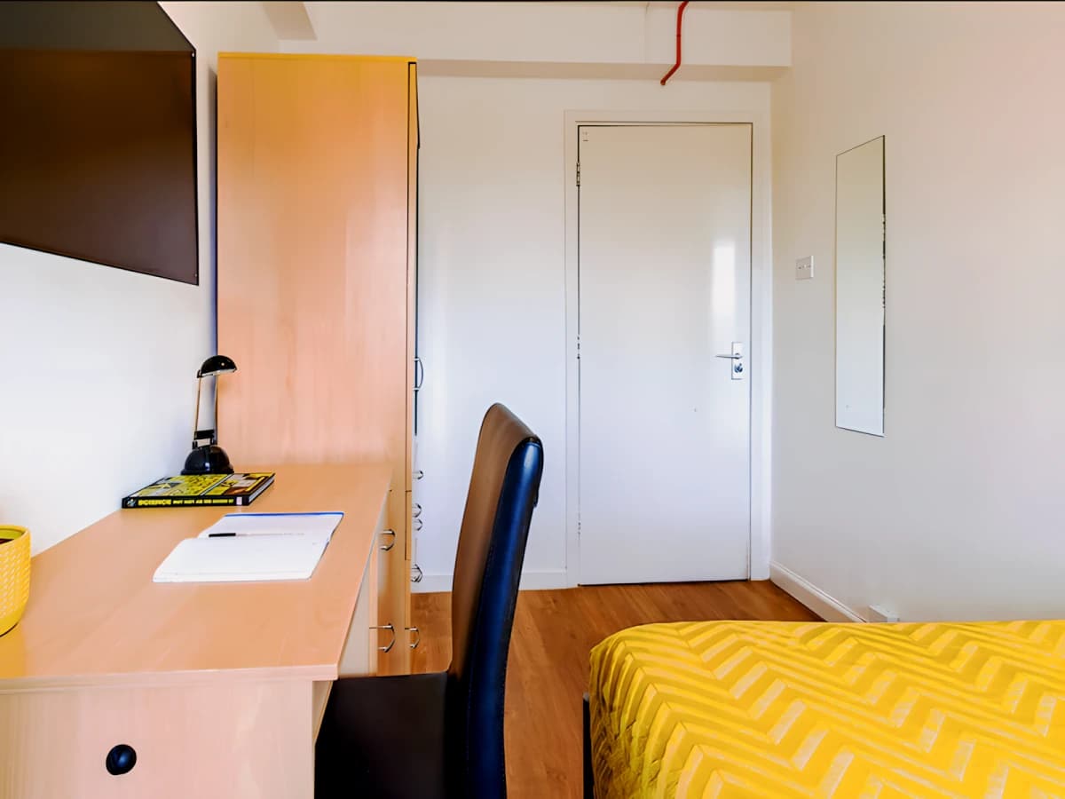 Lit Landale House image