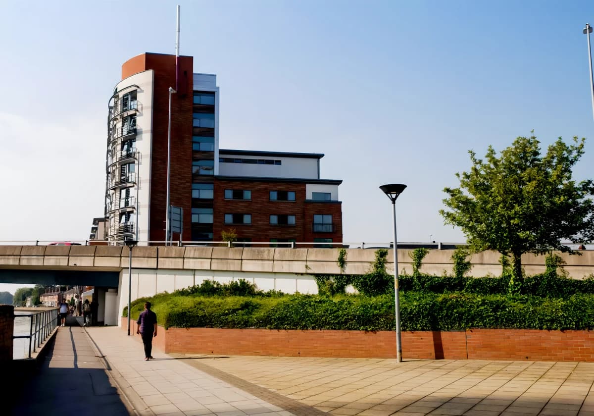 iQ Hayes Wharf image 3