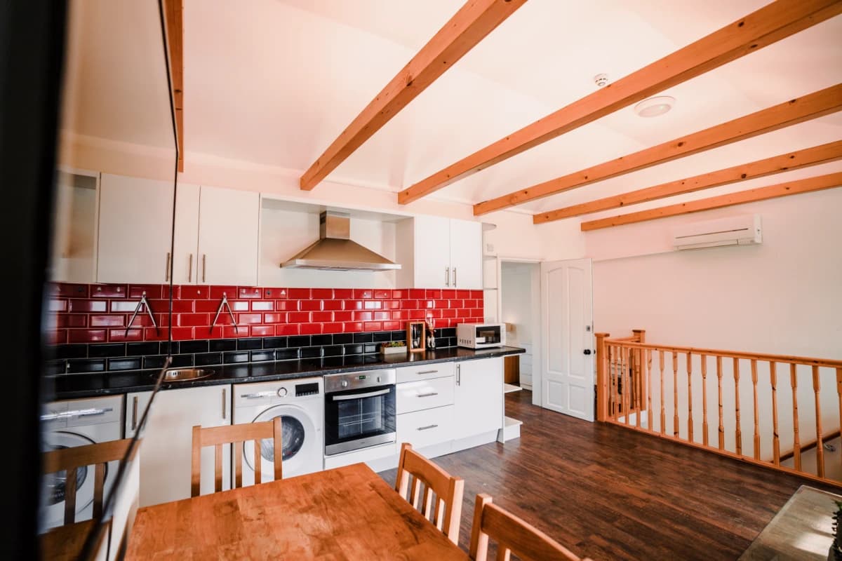 Topps Accommodation image