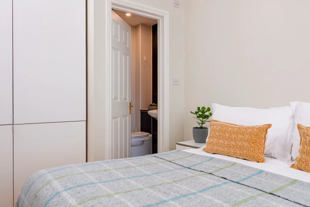 Topps Accommodation image