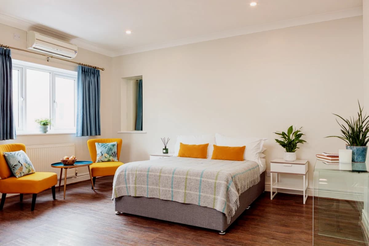 Topps Accommodation image