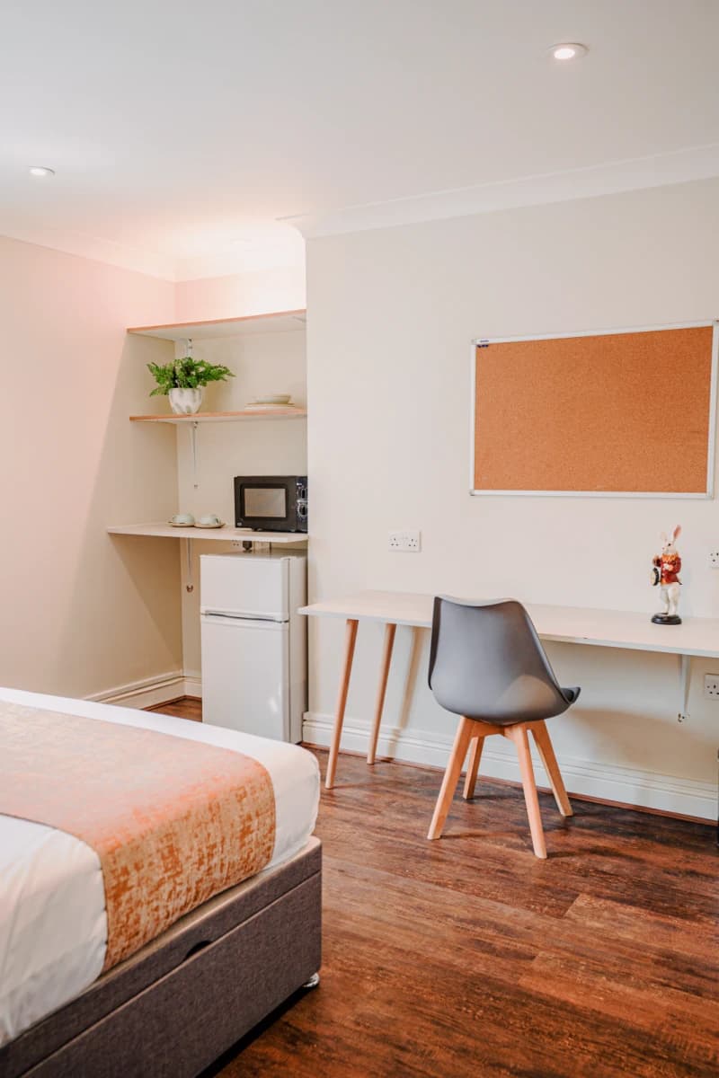 Topps Accommodation image