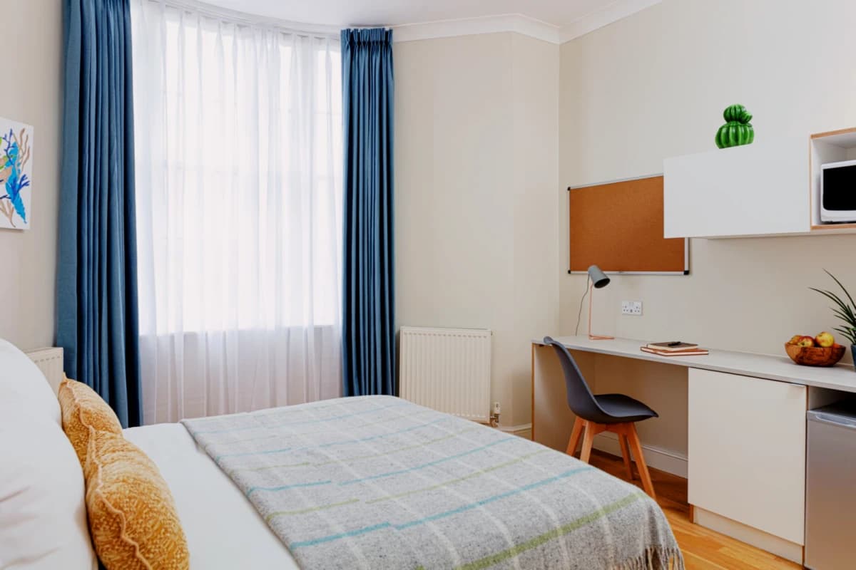 Topps Accommodation image