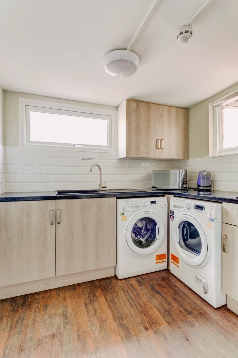 Topps Accommodation image