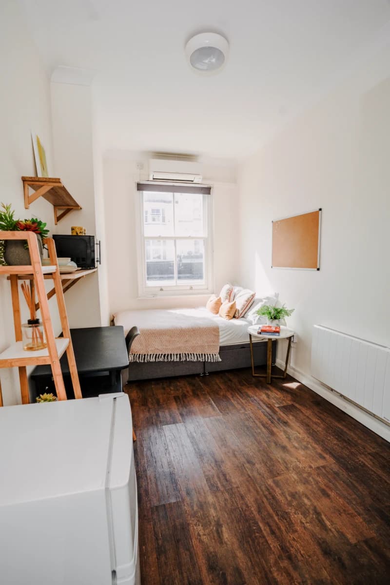 Topps Accommodation image