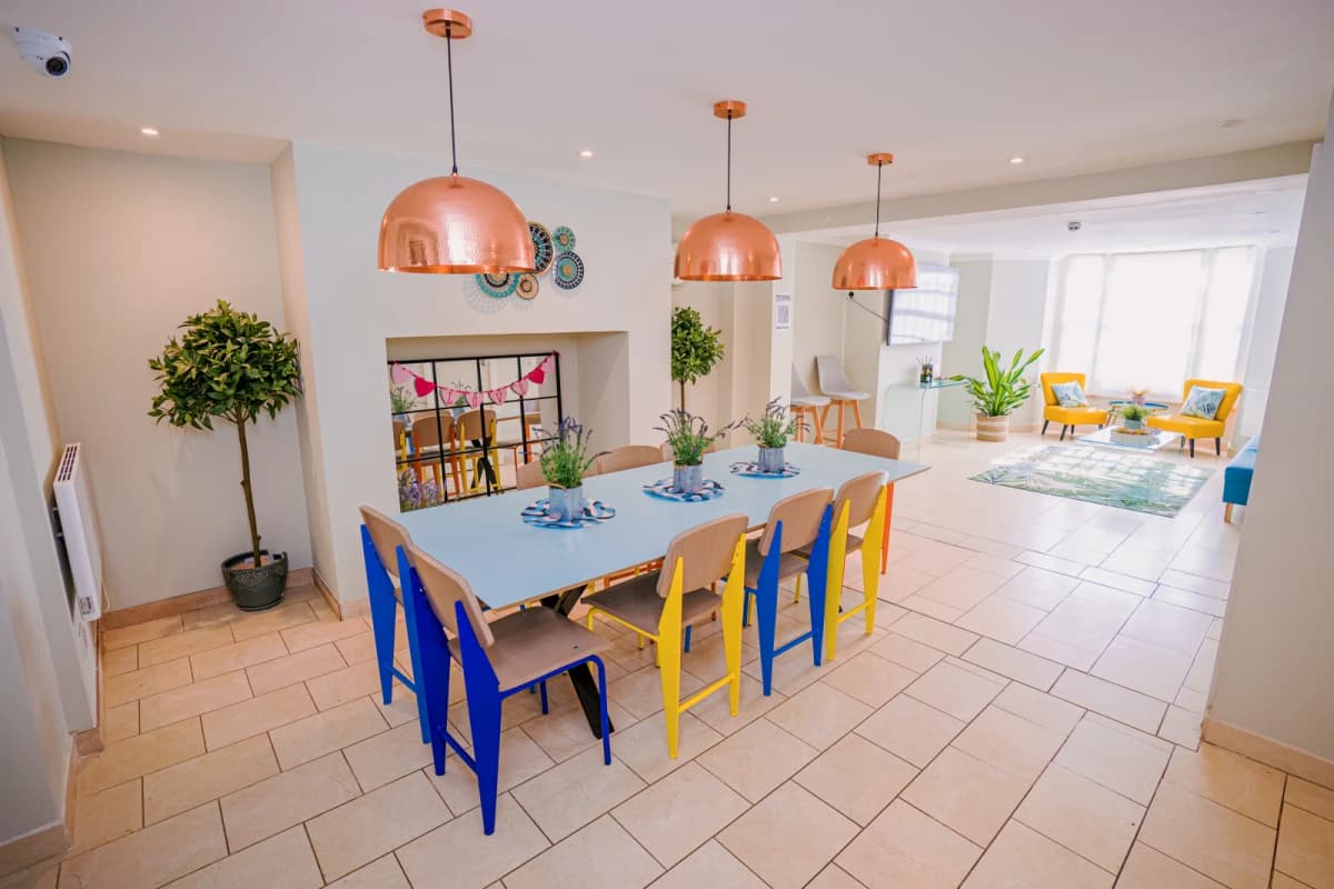 Topps Accommodation image
