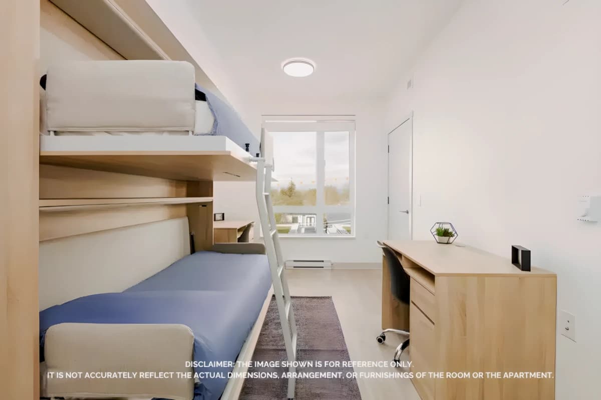 En-suite Shared (murphy bed)