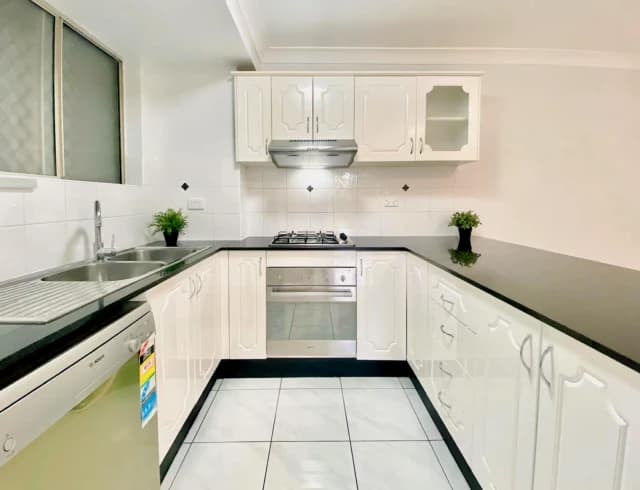 4 bed 2 bath-022
