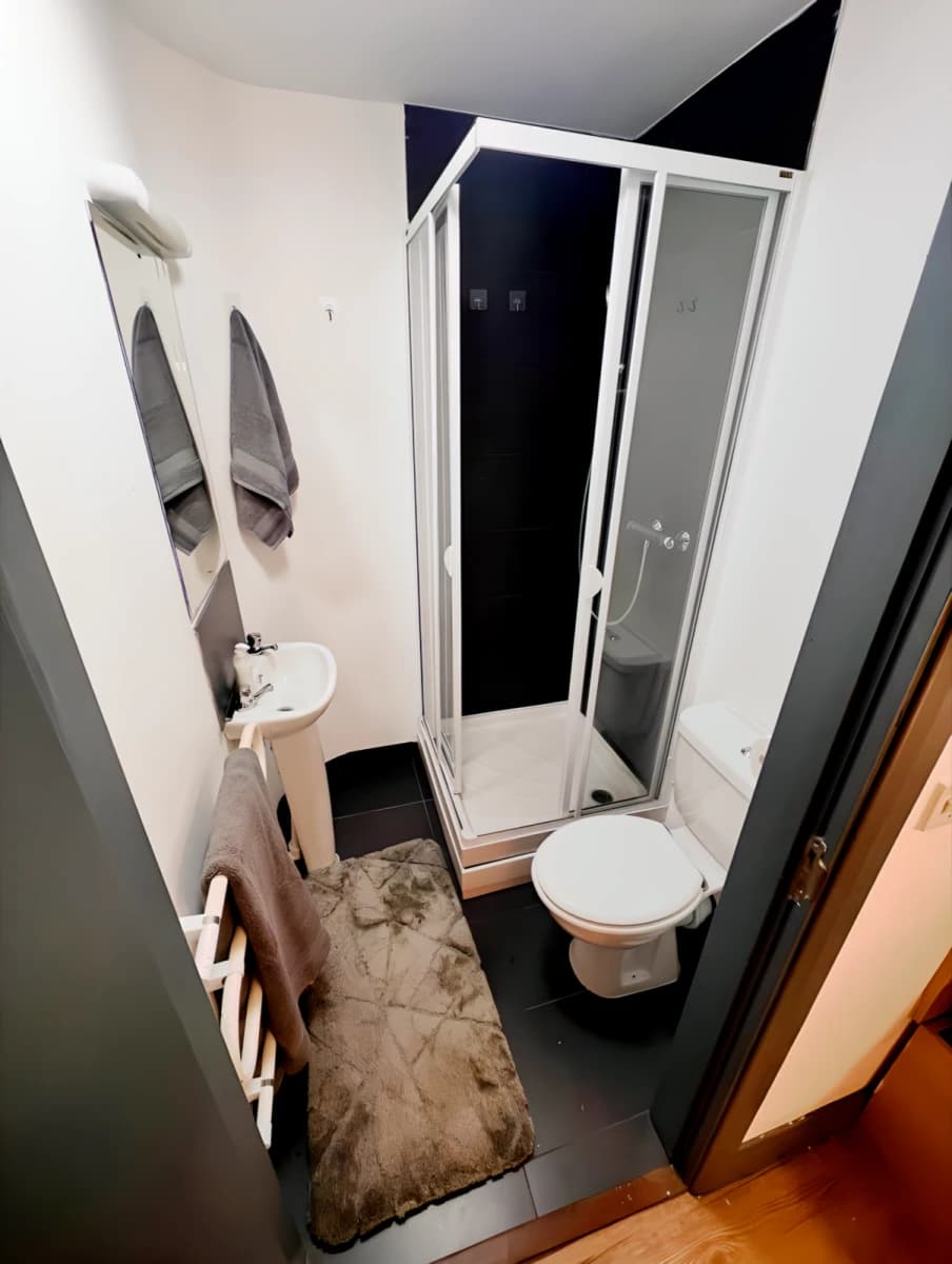 Albion Court image