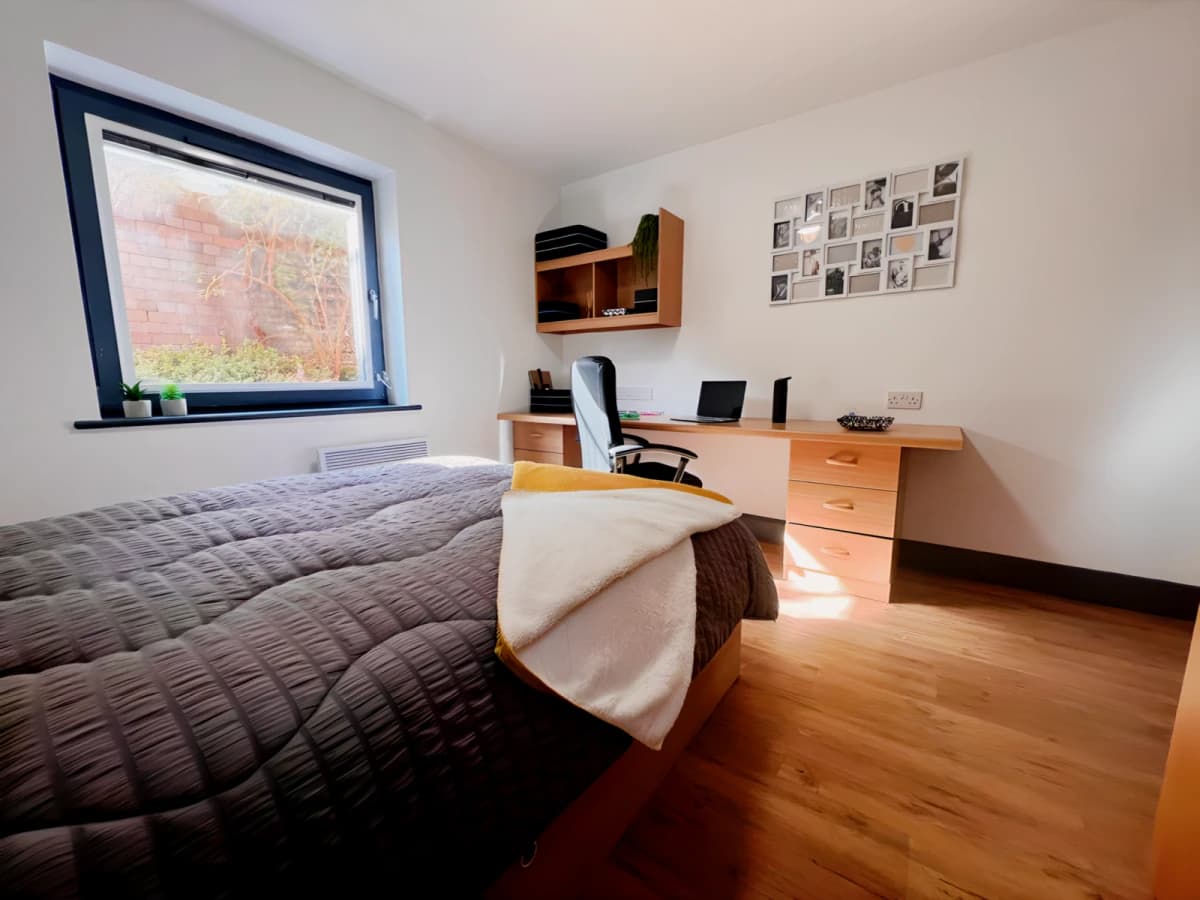 Albion Court image