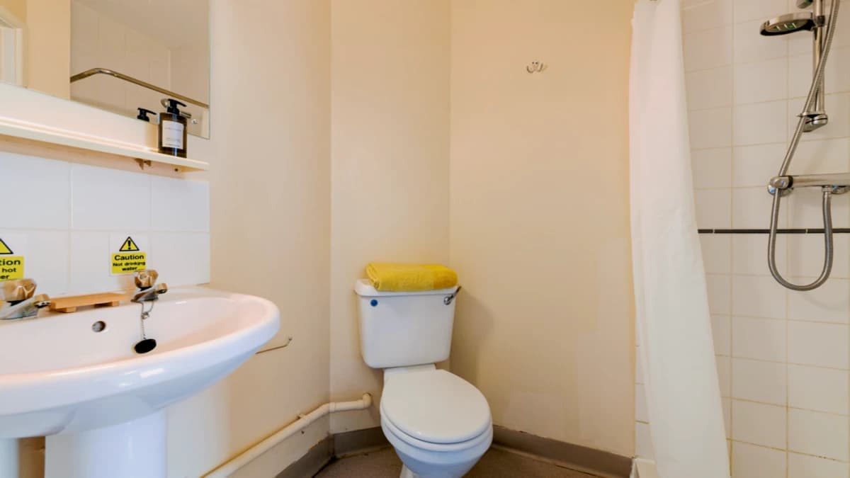Silver Ensuite