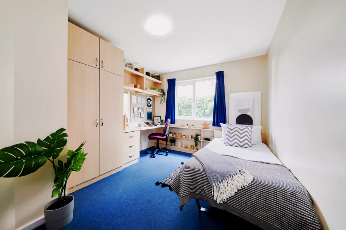 Upper Quay House image