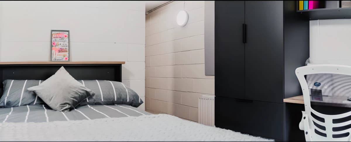 Meadowside Court image