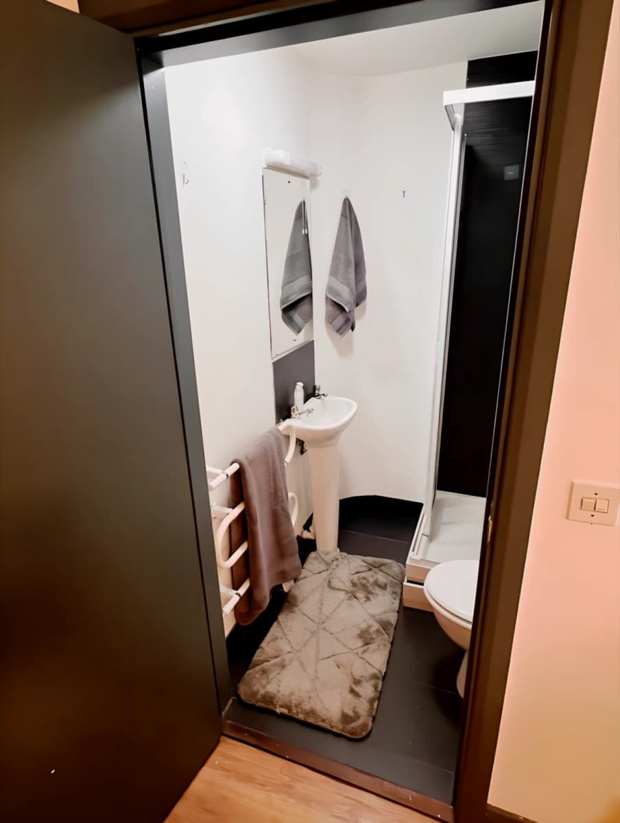 Albion Court image